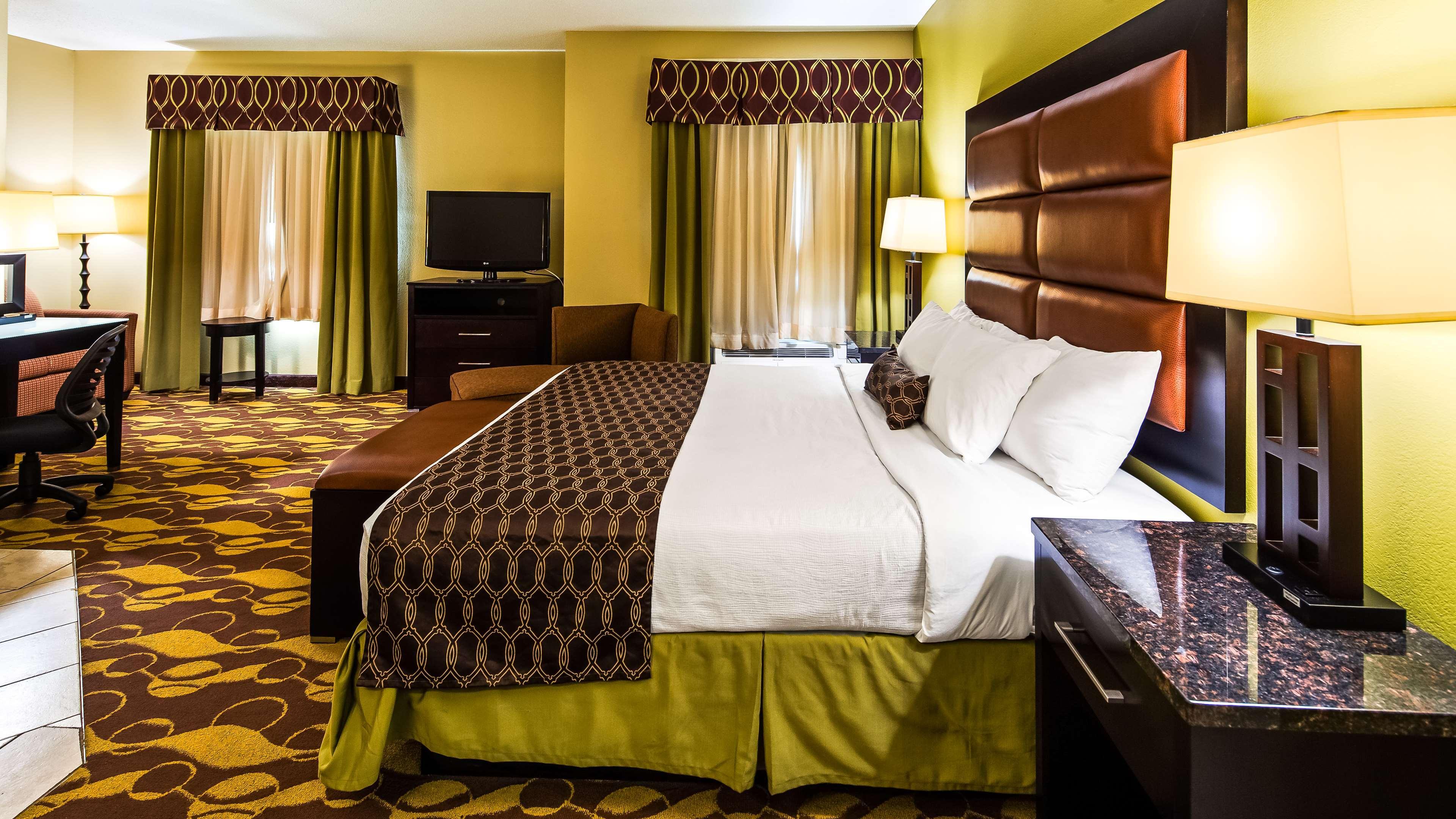 Hotel Spark By Hilton Carolina Rd 3*