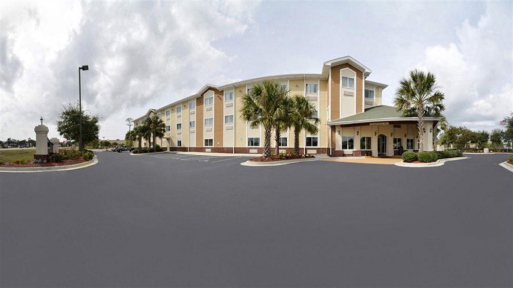 Hotel Spark By Hilton Carolina Rd 3*