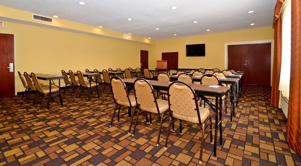 Hotel Spark By Hilton Carolina Rd 3*