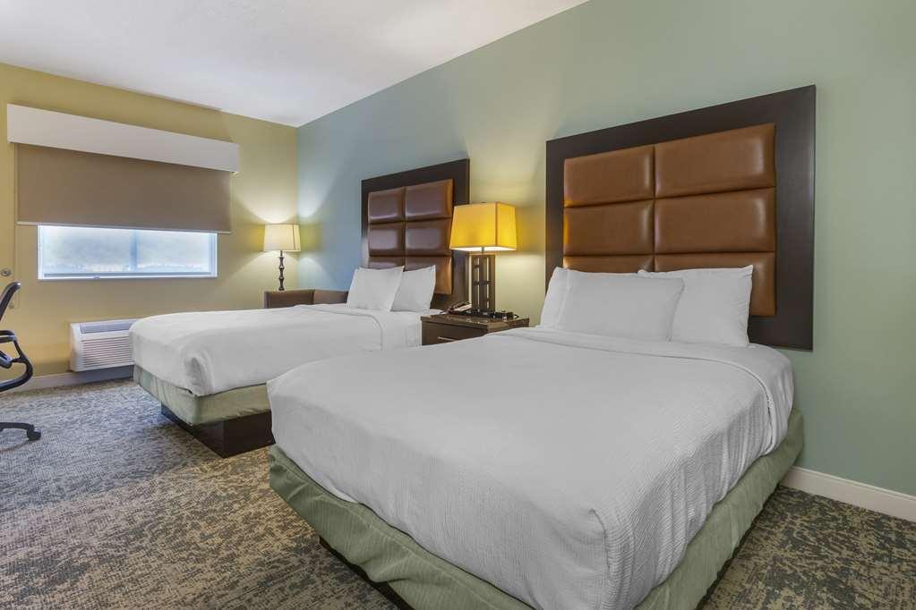 Hotel Spark By Hilton Carolina Rd 3*