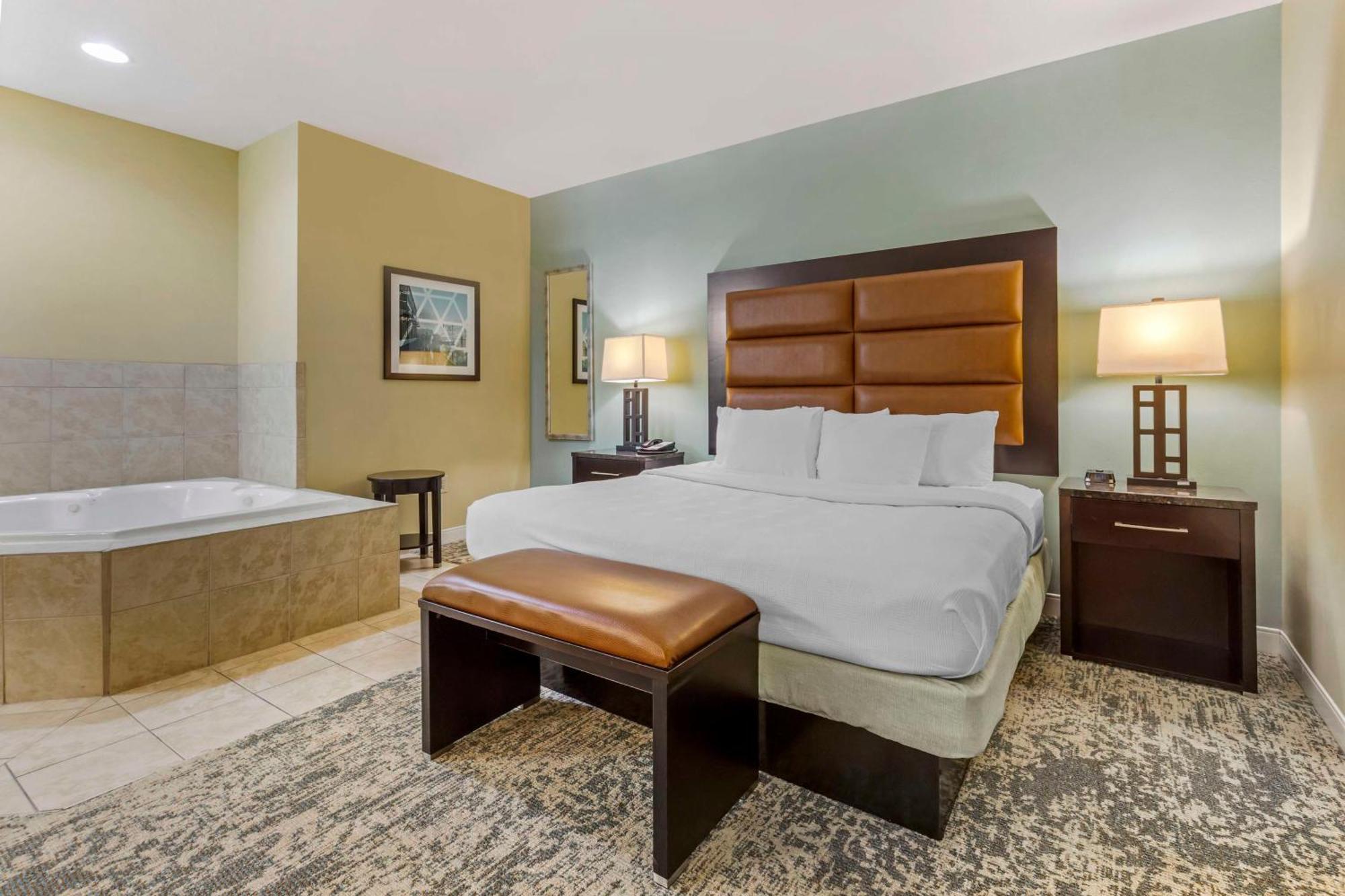 Spark By Hilton Carolina Rd 3*